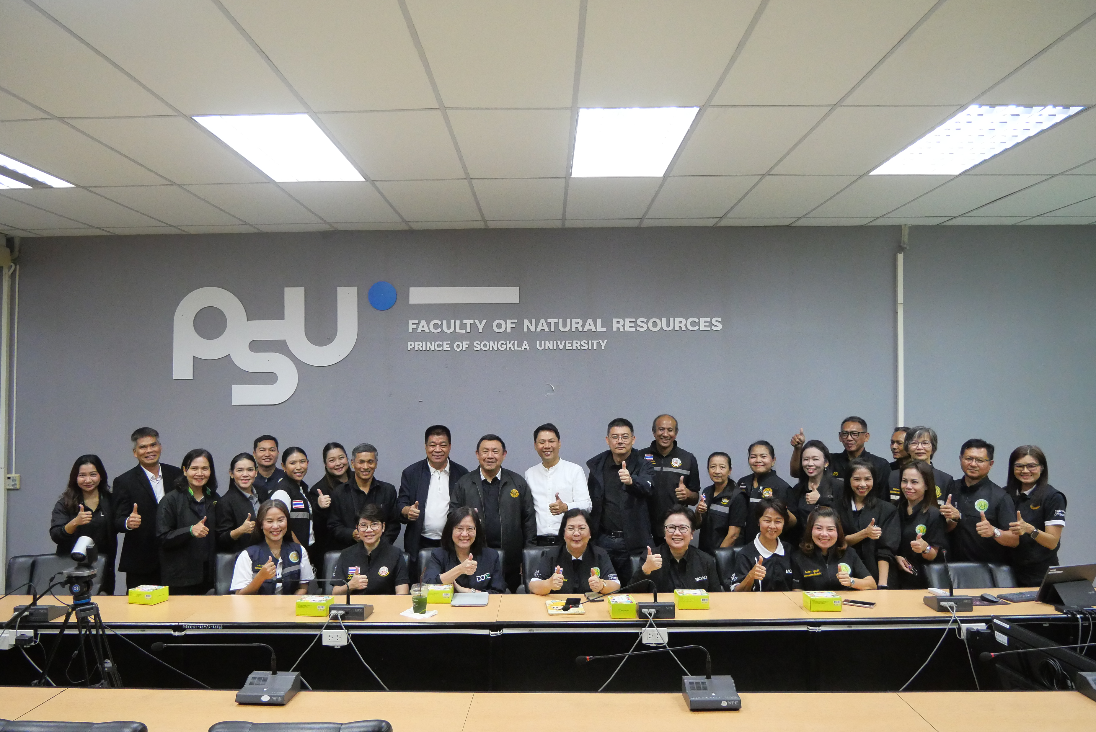 title - เลขาธิการ ส.ป.ก. ร่วมคณะ กษ. เตรียมสนับสนุนข้อมูลการประชุม ครม.สัญจร 1/2569 ณ จังหวัดสงขลา 